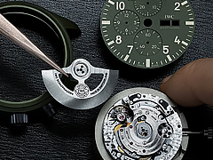 手表进水后零件生锈怎么解决？（雅克德罗手表除锈及零件修复方法）