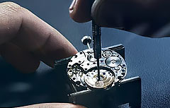 雅克德罗手表防水胶圈的正确清洁方式是什么？