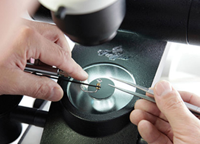 雅克德罗手表皮表带保养方法