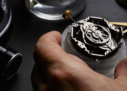 雅克德罗手表如何更换电池（电池更换）